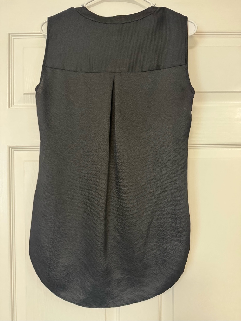 White House Black Market Black Sleeveless Button-Front Utility Shell Blouse - Picture 2 of 3